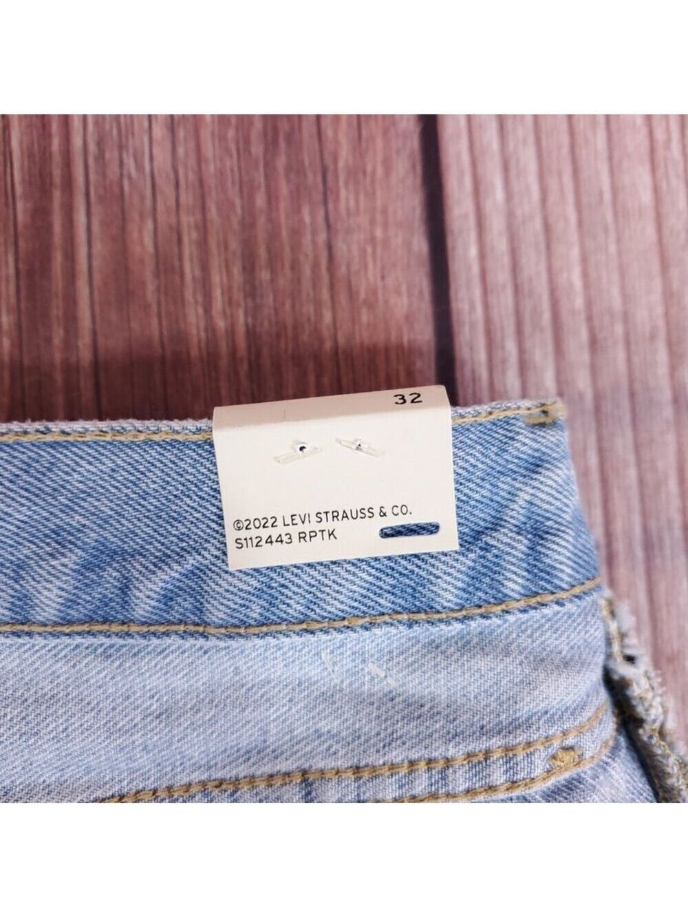 NWT Levis Womens Size 32 501 Rolled Shorts Mid Rise Button Fly Big E Denim Blue - Picture 8 of 16